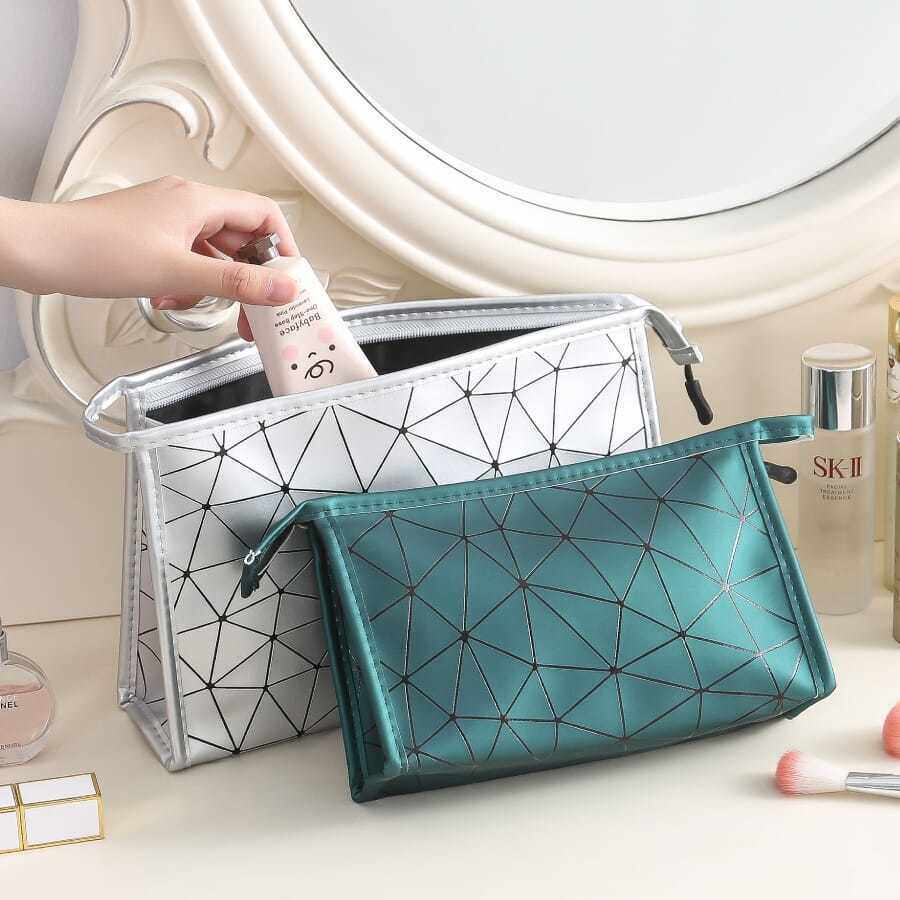 Net red Tongan Makeup Bag 21 New Large-capacity Draining Milk Woman Cosmetic containing bag out-of-the-side portable belt