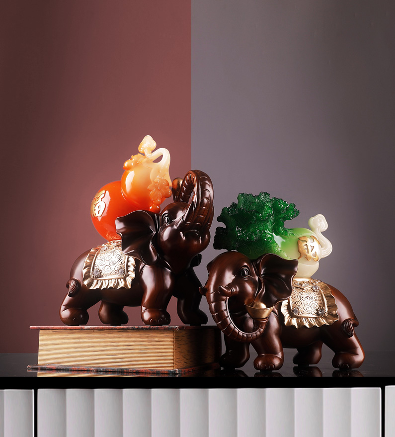 Creative lucky elephant decorations a pair of auspicious elephant living room TV wine cabinet decorations housewarming new home gift elephant decoration