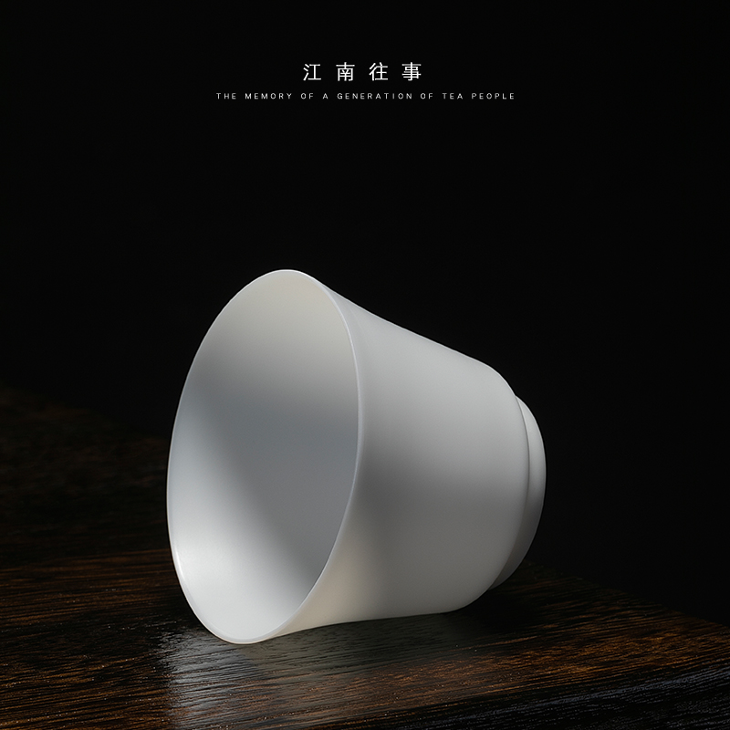 Jiangnan past Chinese white hand thin foetus porcelain teacup ceramic cup ultra - thin small sample tea cup tea kungfu master list