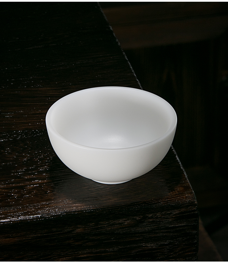 Jiangnan past suet jade cup kung fu tea sample tea cup white porcelain, Chinese white household ceramics sketch of single CPU