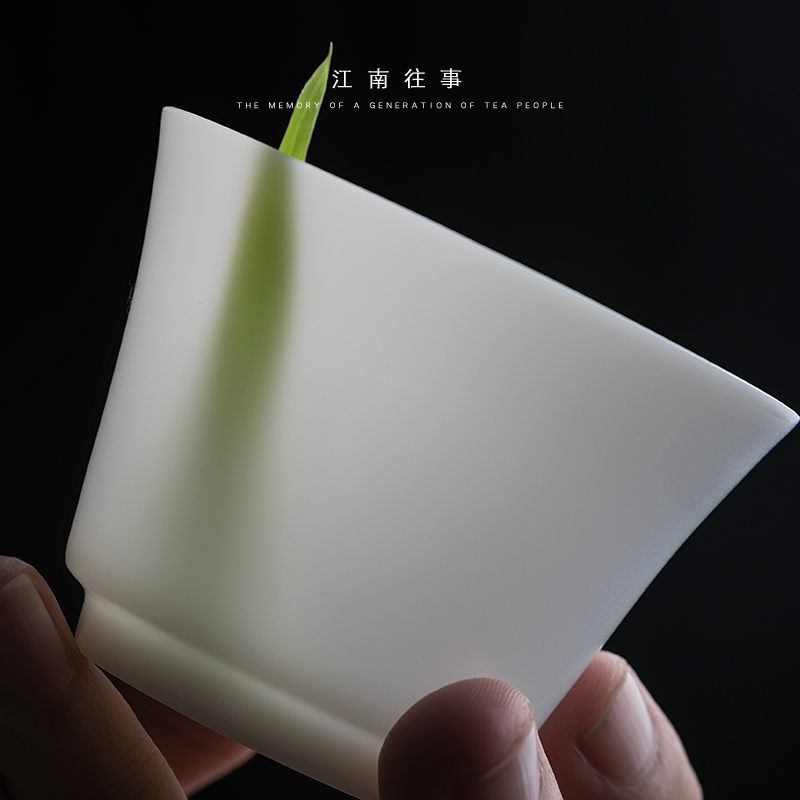 Jiangnan past Chinese white hand thin foetus porcelain teacup ceramic cup ultra - thin small sample tea cup tea kungfu master list