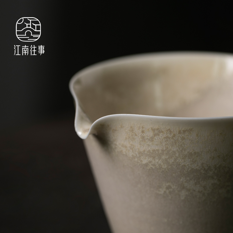 Jiangnan plant ash glaze past manual fair keller cup tea sea kung fu tea firewood ceramics and a cup of tea ware