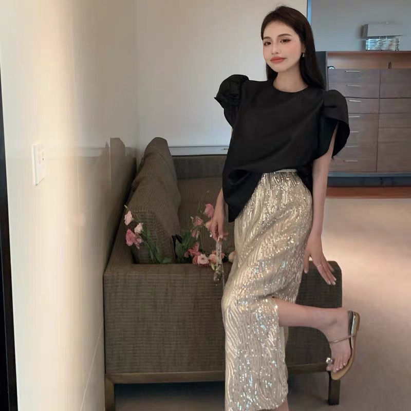 Summer Retro Black Puff-Sleeve Short-Sleeved Shirt Top Fairy-Like Sparkling Sequin Hip-Hugging Skirt Two-Piece Set Summer Retro Black Puff-Sleeve Short-Sleeved Shirt Top Fairy-Like Sparkling Sequin Hip-Hugging Skirt Two-Piece Set