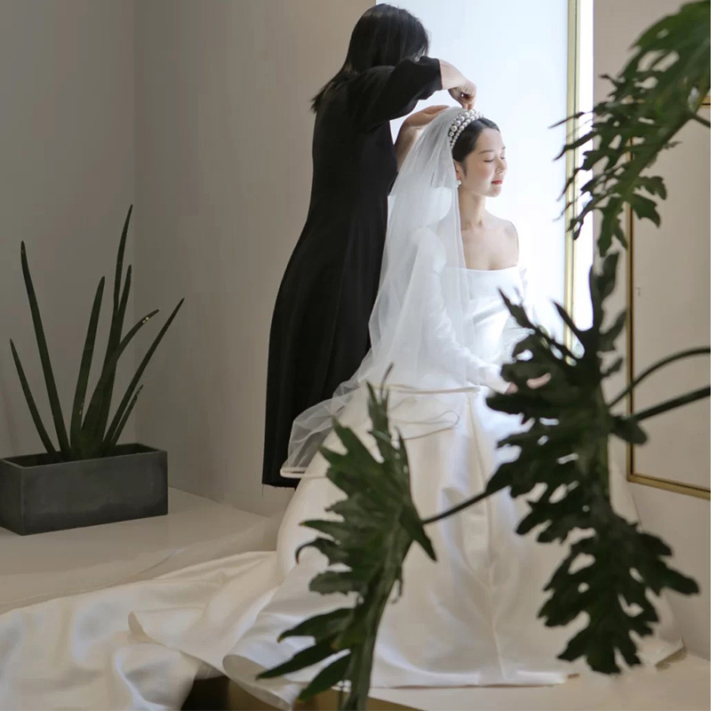  M+White tail presented veil   - $6.29 