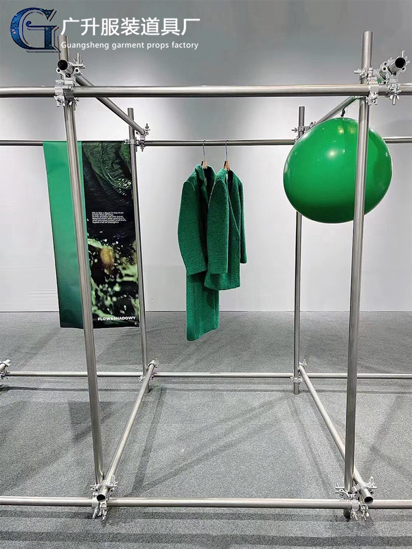 Industrial Style Clothing Store Display Rack, Boutique Shop Scaffolding, Clothes Hanger, Stainless Steel Floor-Standing Island Round Tube Display Rack