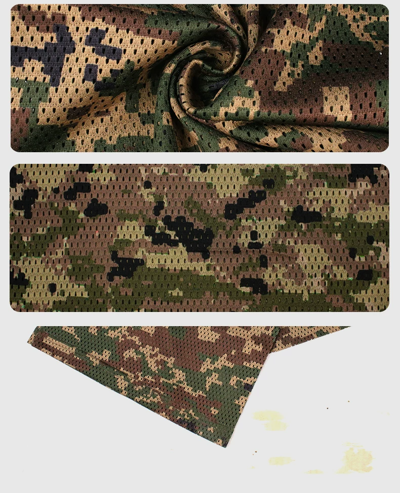 Máscara táctica multicolor de camuflaje en uso
