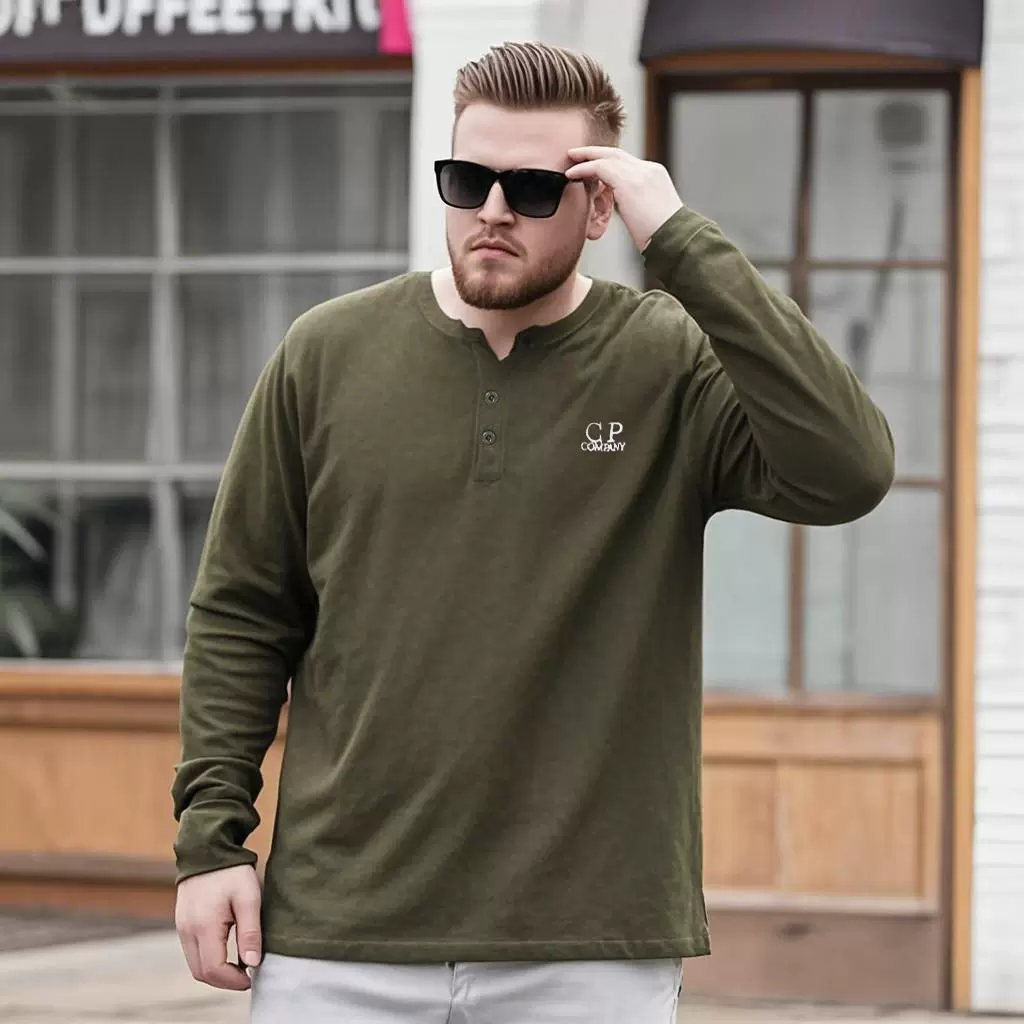 Long-sleeve, American style, V-neckline, oversize
