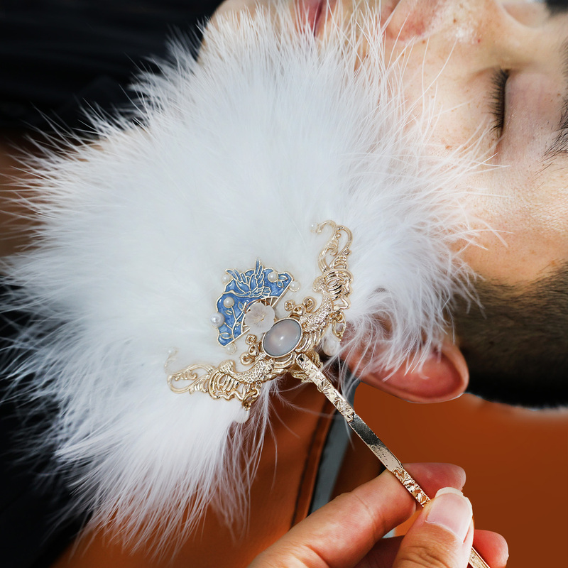 Peacock Feather Banana Fan Ear Cleaning Tool with Handle, Peacock Feather Foot Spa Brush for Facial Care and Relaxation