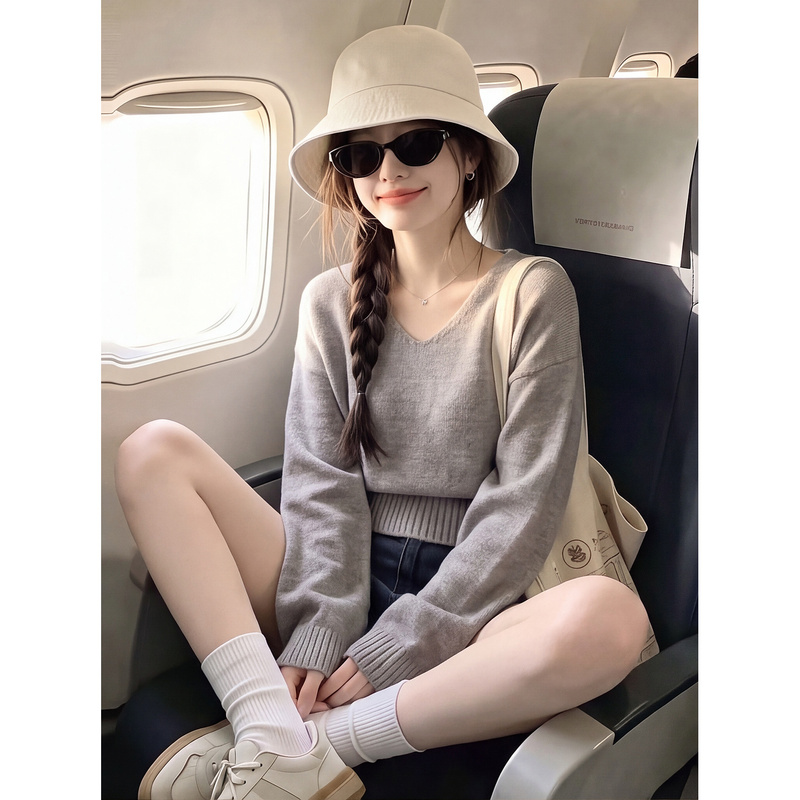 Gray Low-Neck Long-Sleeved Knit Sweater for Women, Autumn Korean Style Short Simple Ribbed Pullover Versatile Outerwear Sweater