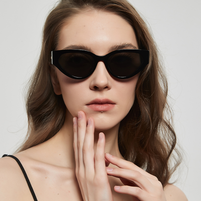 Zhao Zhaoyi with the same style of sea song Comic Fashion Sunglasses Plank Sunglasses Legs Sunglasses HIC9060-Taobao