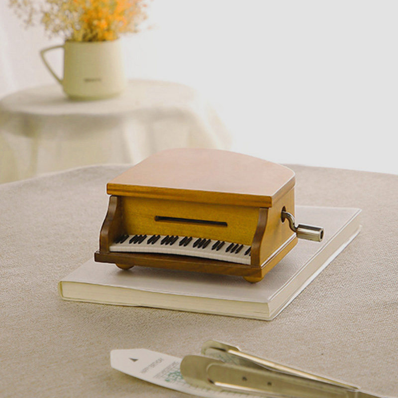 Wooden 15-tone hand-cranked paper belt piano music box DIY wind up octave box Tanabata Festival birthday gift female