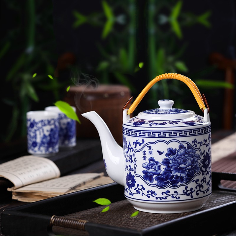 Jingdezhen ceramic teapot high - capacity cool blue and white porcelain kettle 2.8 L cold water girder teapot family hotel