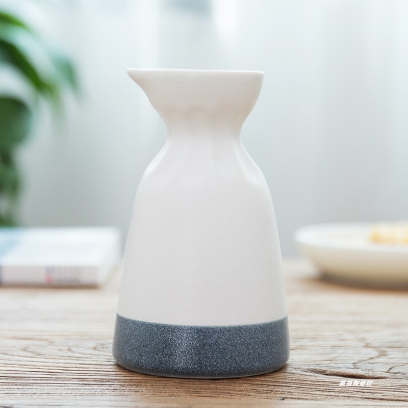 Coarse pottery wine liquor hip flask to both of empty wine bottles three points half jins jars Japanese household decorative bottle furnishing articles