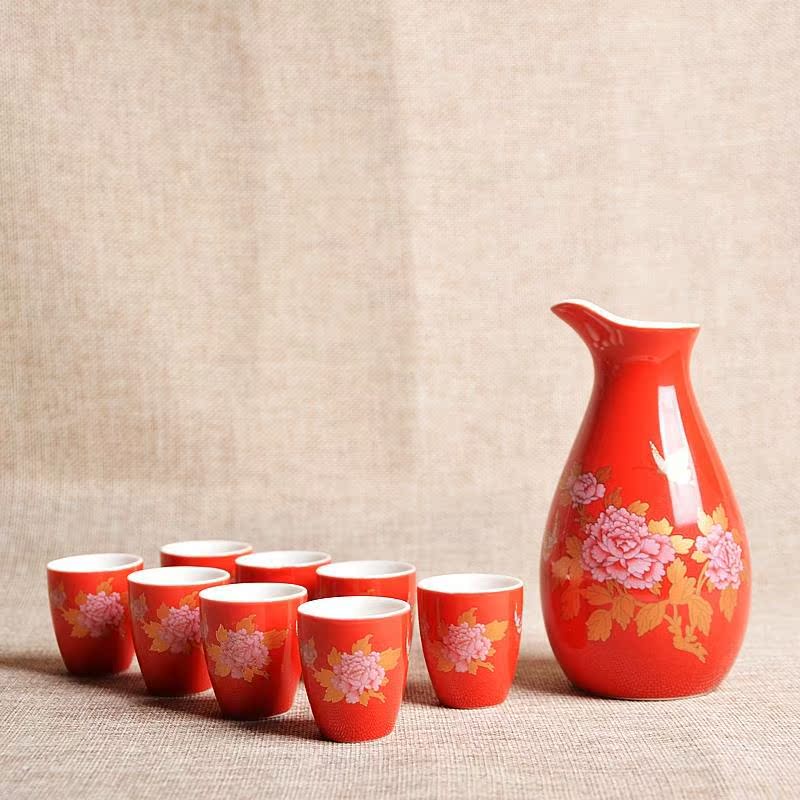 Small peach wine goblets mei Japanese cherry blossom put name plum fruit wine glass ceramic Chinese wind restoring ancient ways is a Small light wine