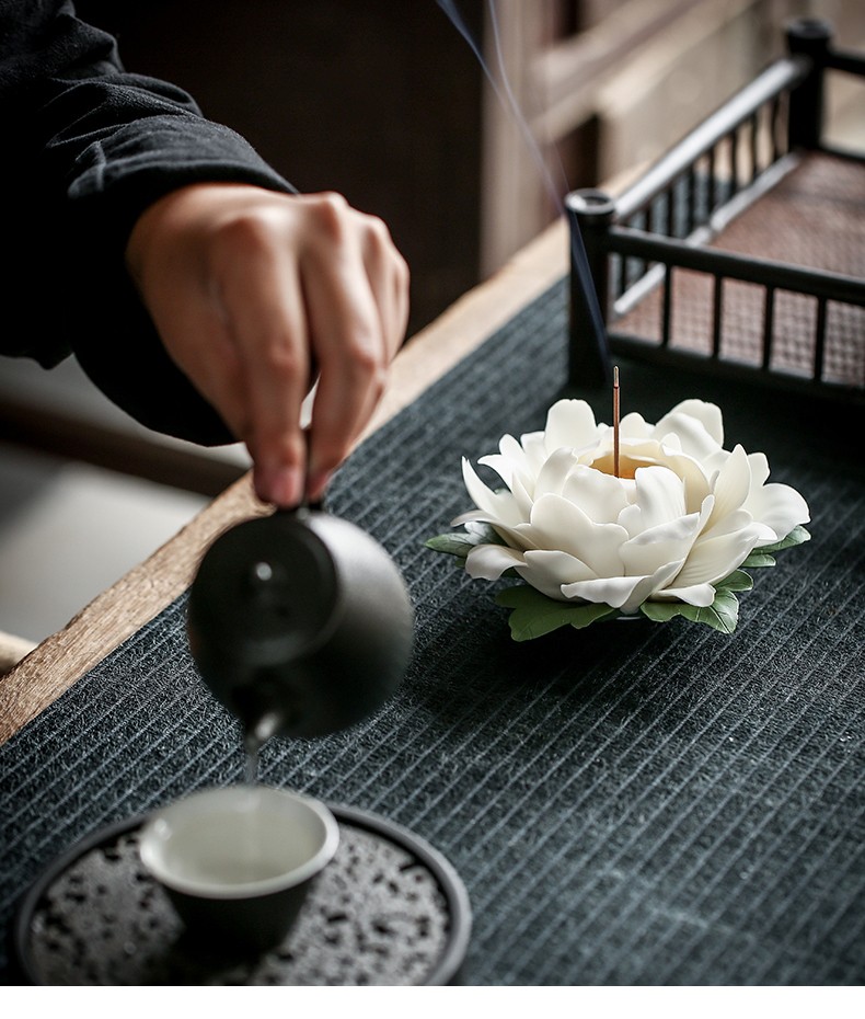 By zen ceramic incense inserted a household lotus fragrance perfume tray of peony Chinese tea taking is placed By hand