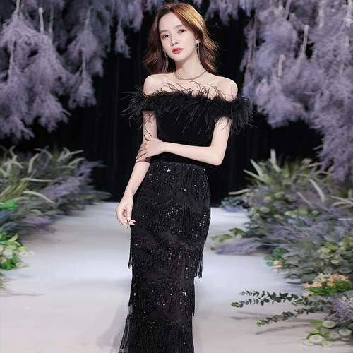 Черное элегантное элитное вечернее платье, изысканный стиль, рыбий хвост, открытые плечи