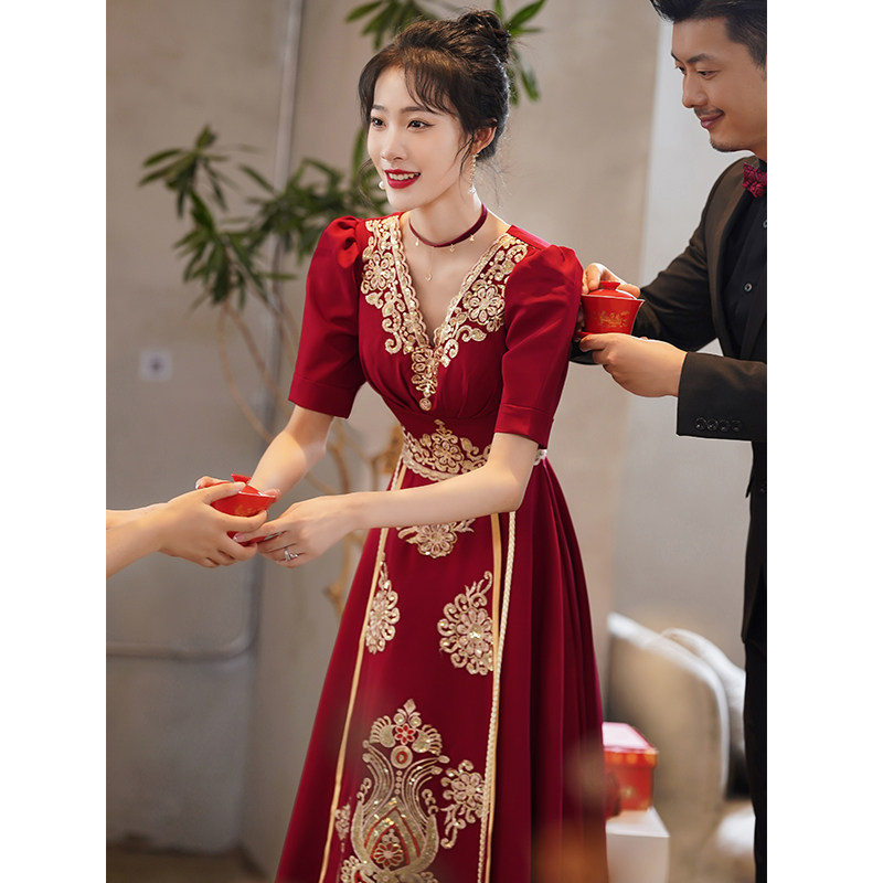 Small toast dress bride high-end wine red engagement dress back door Chinese wedding dress female autumn and winter