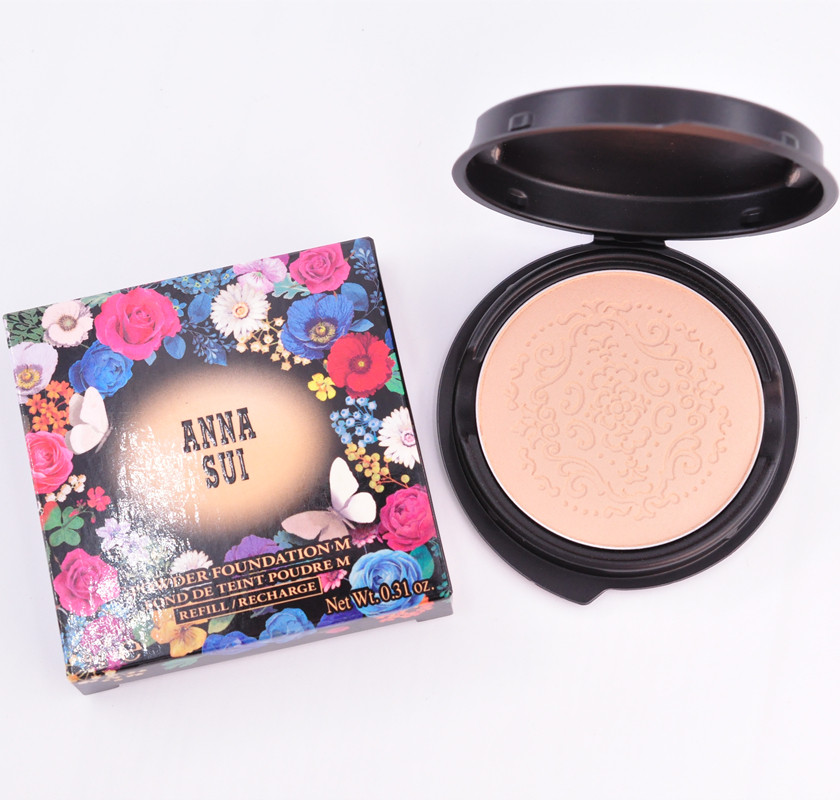 Japanese Anna sui Anna Susi Ying moisturizing powder cake 9G three-dimensional plastic porcelain muscle BB powder 9 5G makeup