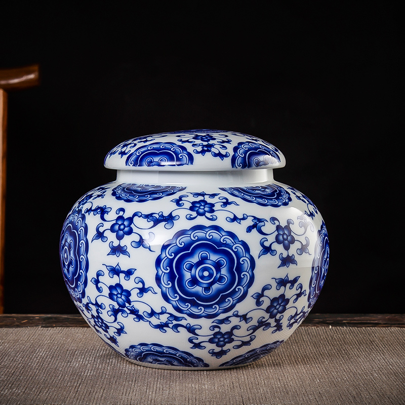 Jingdezhen blue and white porcelain tea canned tea ceramic seal as cans moistureproof large household storage tanks a kilo