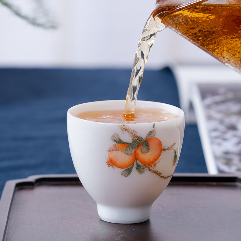Jingdezhen ceramic tea set kung fu teacups hand - made master cup sample tea cup single cup, small cup of tea cup by hand