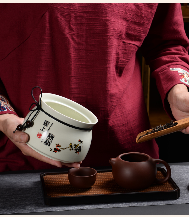 Restoring ancient ways in blue and white porcelain tea pot of red glaze porcelain, household puer tea packaging cartons is portable sealed storage tanks