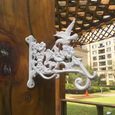 Metal antique southern cast iron ornaments ornaments, doorbell rattle, wind chime ornaments, iron side adhesive hook