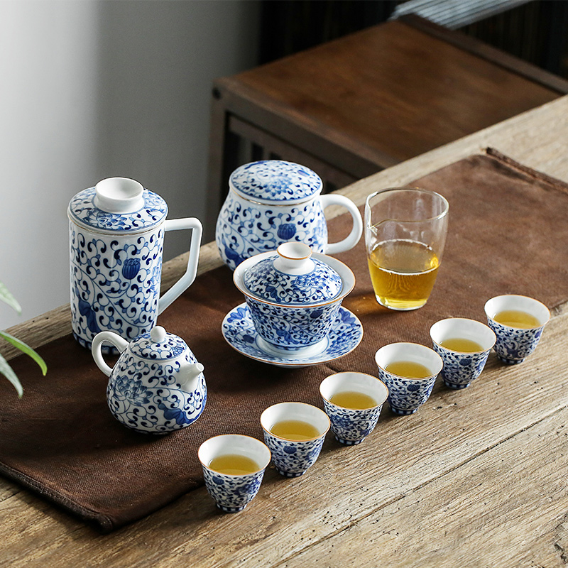 Hand the blue and white porcelain of jingdezhen ceramic cups sample tea cup kung fu tea cup small bowl master cup small cups