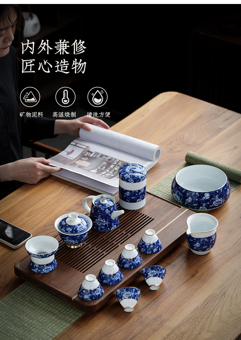 A complete set of tea set home sitting room tea ware kung fu tea set of blue and white porcelain ceramic tureen tea set of 6 people