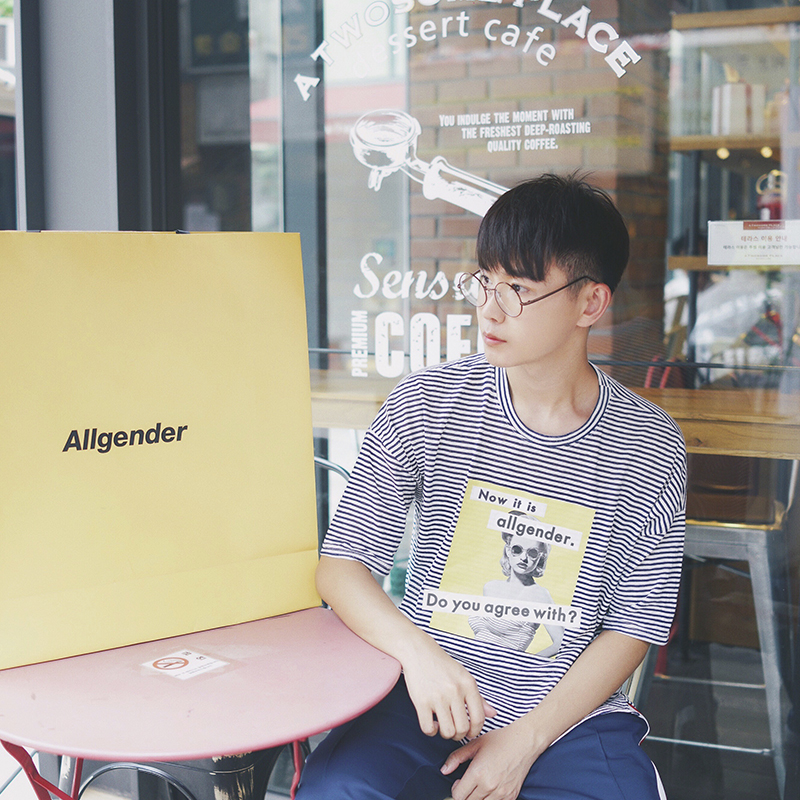 Allgender常小辉 夏日流行细条纹印花T恤  宽松男女情侣款短袖