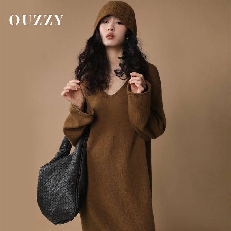Ouzzy's Self-Contained and Warm Style V-Neck 100% Merino Wool H-Line Loose and Lazy Dress with Back Slit Ouzzy's Self-Contained and Warm Style V-Neck 100% Merino Wool H-Line Loose and Lazy Dress with Back Slit