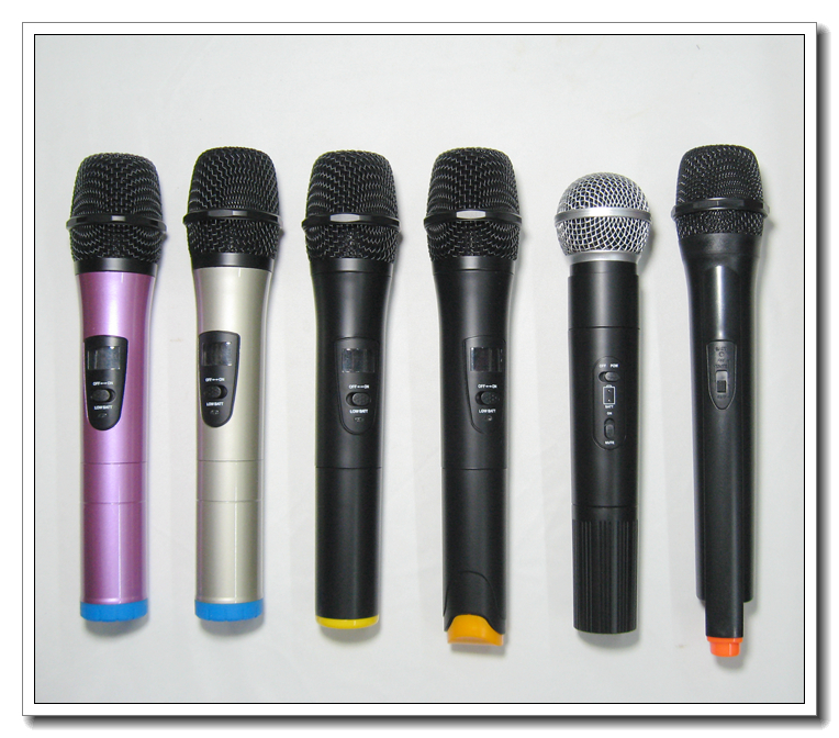 VHFUHF wireless microphone hand-held microphone performance fake singing rehearsal song props 9V 3V full set of plastic case