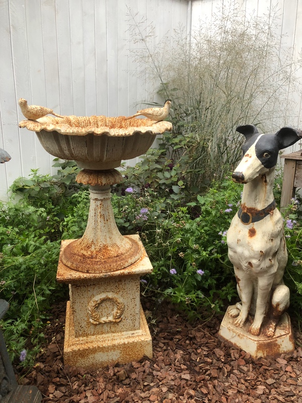 Rhône River Starry Sky Garden Cast Iron Bird Feeder Cast Iron Flower Pot Cast Iron Fountain Water Feature Garden Ornament
