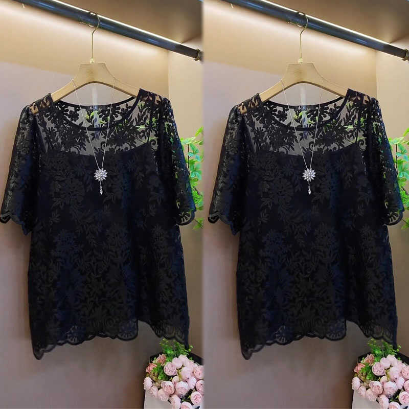 Trendy and Stylish T-Shirt, Plus Size, with a Unique Design Featuring Lace Cutouts and Patchwork, Loose Fit, Slimming, High-End Feel Trendy and Stylish T-Shirt, Plus Size, with a Unique Design Featuring Lace Cutouts and Patchwork, Loose Fit, Slimming, High-End Feel
