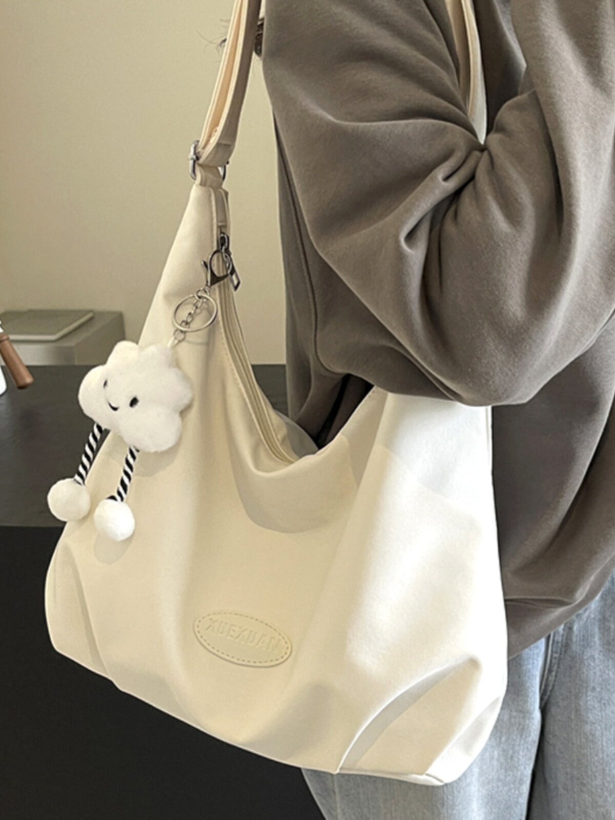Large-Capacity Cloud Bag for Women, White Versatile Bag, 2025 New Tote Crossbody Commuter Bag, Women's Fabric Bag