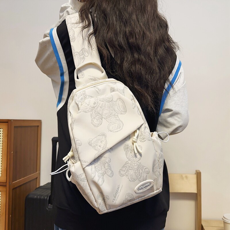 胸包女运动2025新款包包挎包斜挎包小可放水杯背包布女士轻便肩包