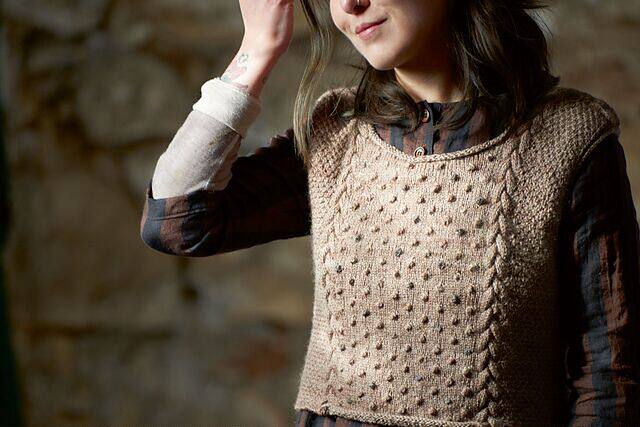 Berry Women's Sweater Vest Knitting Translation Diagram Not a finished product Take a note mailbox