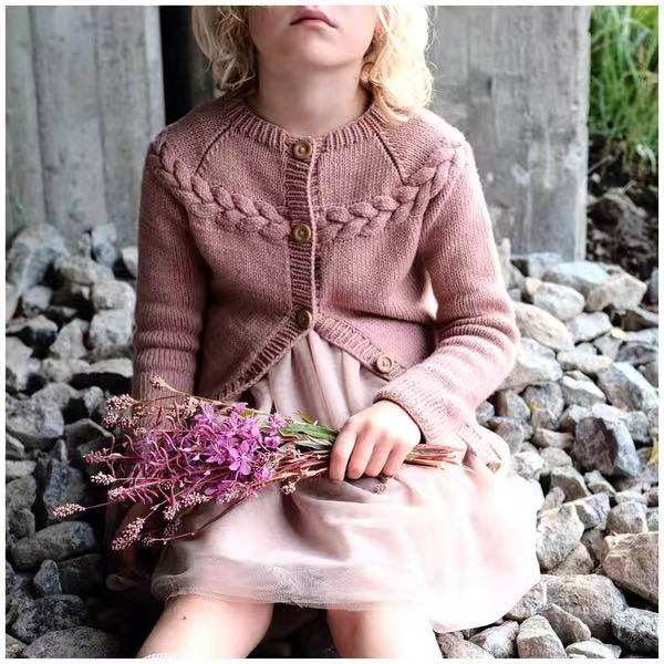 Garland cardigan boys and girls sweater coat text description braid translation diagram non-finished product