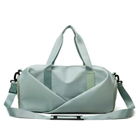 Зеленый, маленький