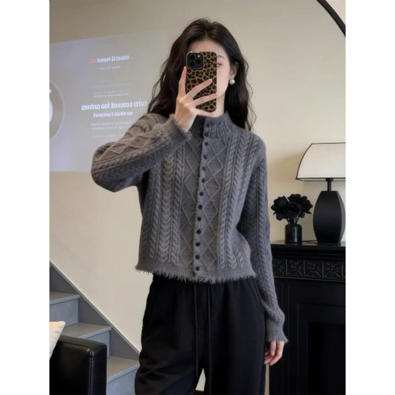 Korean-Style Retro Gray Single-Breasted Half-Turtleneck Cable Knit Sweater for Women, Autumn and Winter, Relaxed Fit, Slim Short Knit Top