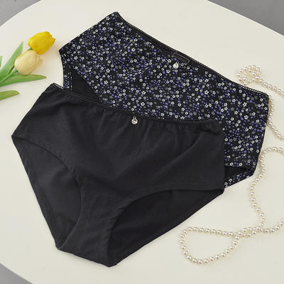 European and American plus-size women's fashion floral cotton-like triangular underpants, comfortable and breathable, lace-trimmed black bottom pants for women