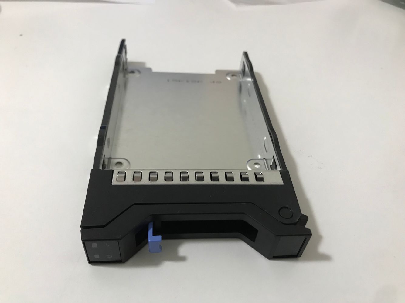 Inspur disassembly machine NF5270M3 NF5280M3 NF8460M3 NF8465M3 hard disk bay 2 5 inch disk rack
