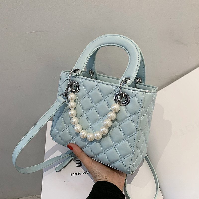 Pick up missed Shanghai warehouse Grand god recommended 2022 Chaoyang sends magazin texture pearl 100 hitch and satchel