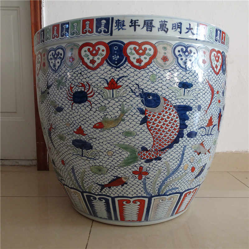 中国 五彩 輪花水指 蓋物 龍鳳花之図 大明萬暦年製銘 中国 五彩 輪花水