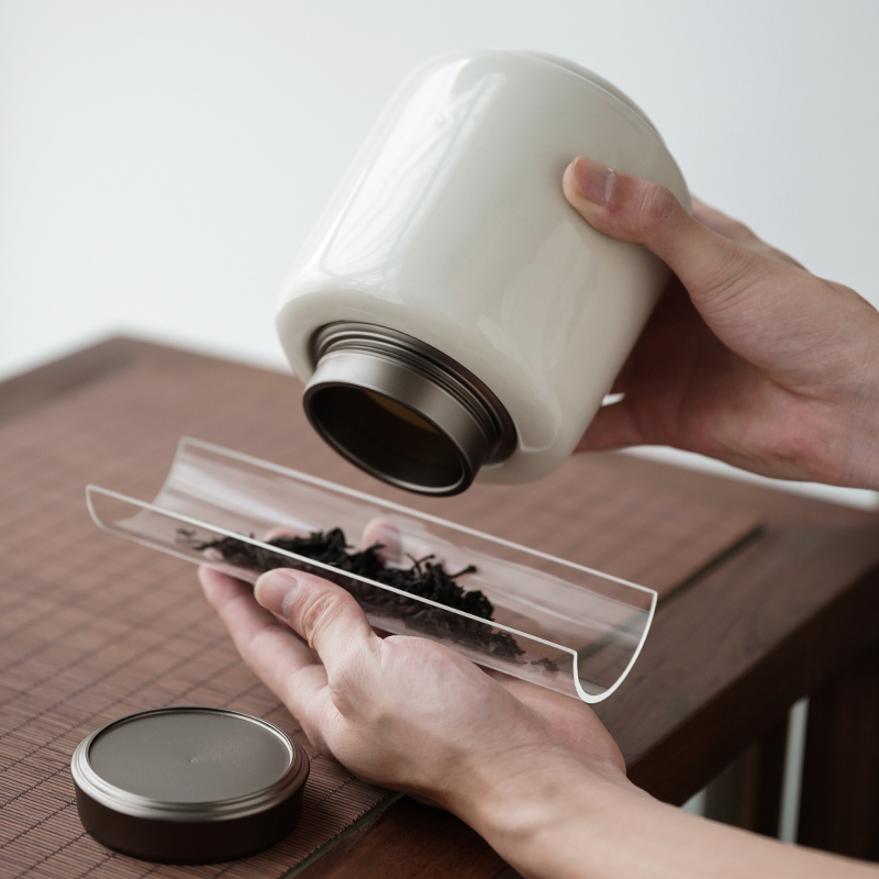 Rotate the tin lid retro caddy fixings tea storehouse ceramics seal large green tea, black tea POTS jar ceramic pot