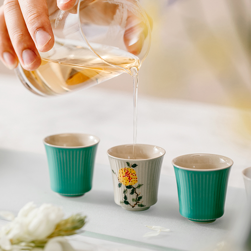 The Self - "appropriate material mixing cup suit sample tea cup jingdezhen ceramic cups retro hand - made kung fu tea set