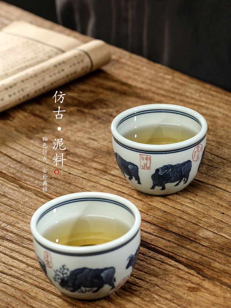 Jingdezhen blue and white master cup tea pure hand - made manual kung fu tea cup sample tea cup single CPU zodiac WuNiu