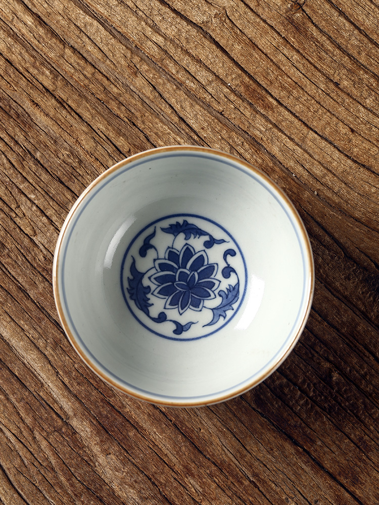 Jingdezhen blue and white master cup of pure hand - made teacup bound branch lotus checking ceramic sample tea cup kunfu tea cups of tea