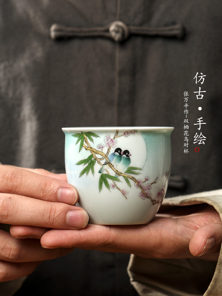 Jingdezhen ceramic masters cup single CPU kung fu tea set sample tea cup and tea cup to restore ancient ways, only pure manual painting of flowers and birds