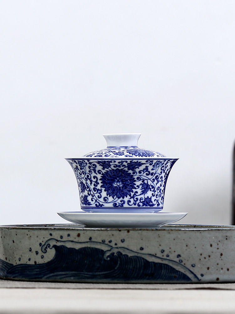 Jingdezhen blue and white hand - made bound branch lotus kunfu tea heavy point work three to tureen tea hot large tea set