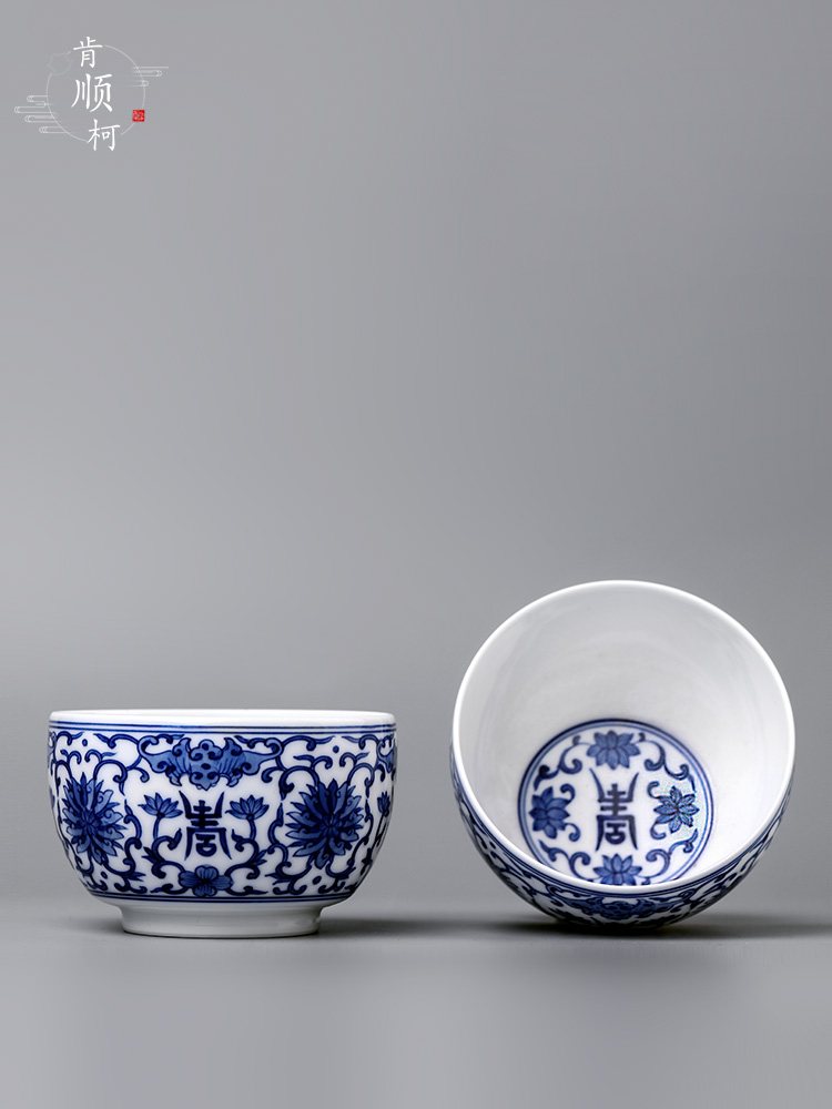 Pure manual jingdezhen blue and white master cup single sample tea cup and cup hand - made lotus flower ceramic kung fu large cups